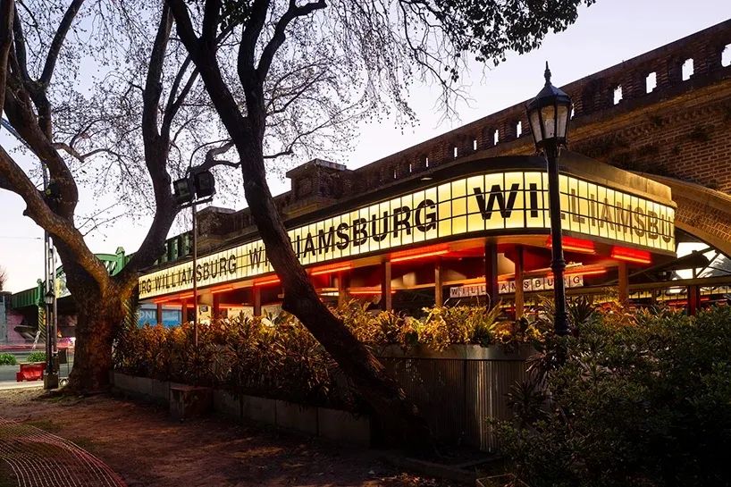 阿根廷 Williamsburg 餐厅露天座位设计,红砖元素营造自然氛围-26