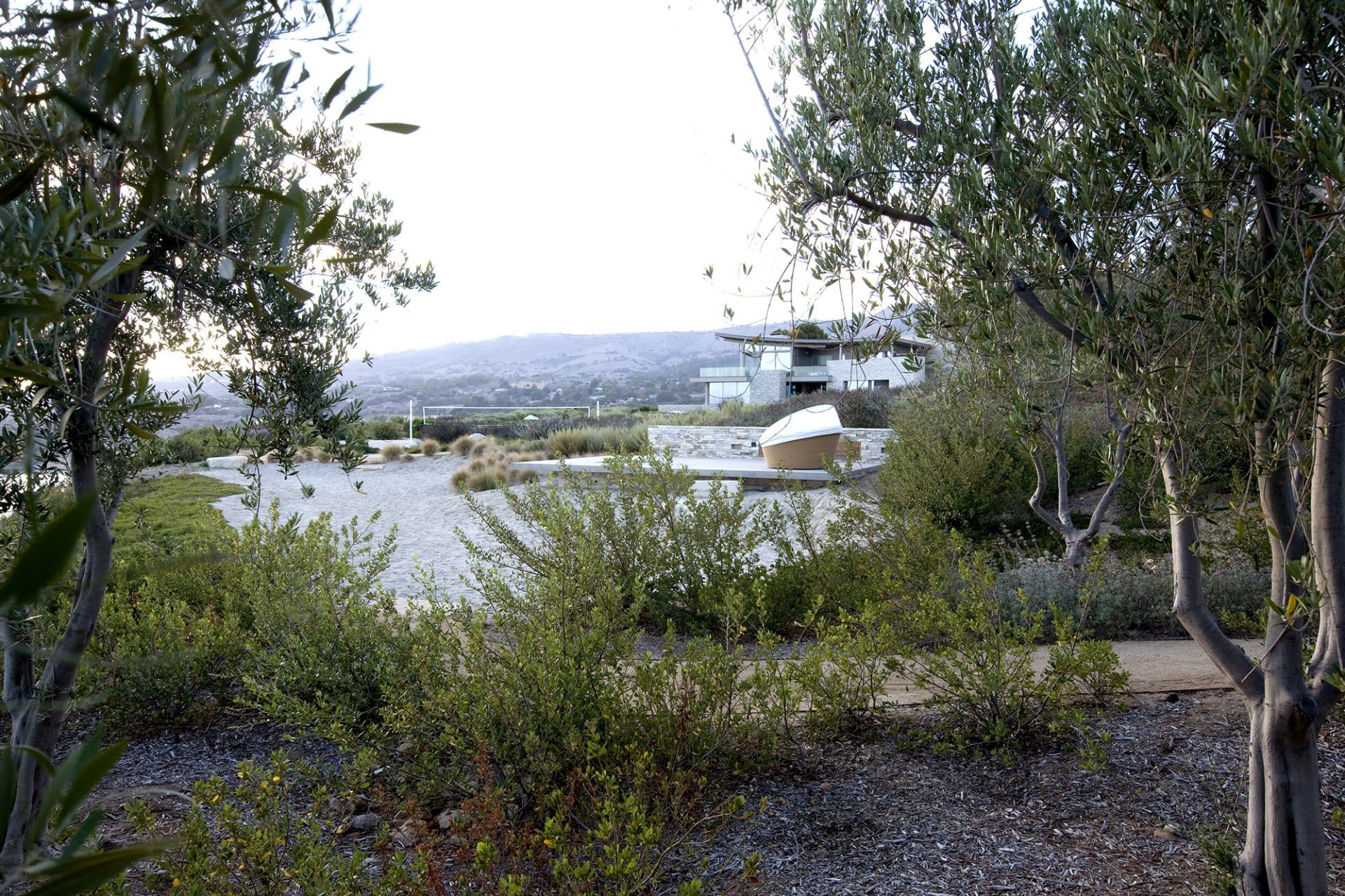 加州阿尔塔米拉别墅庭院,原生植物与景观巨石的和谐共生-14