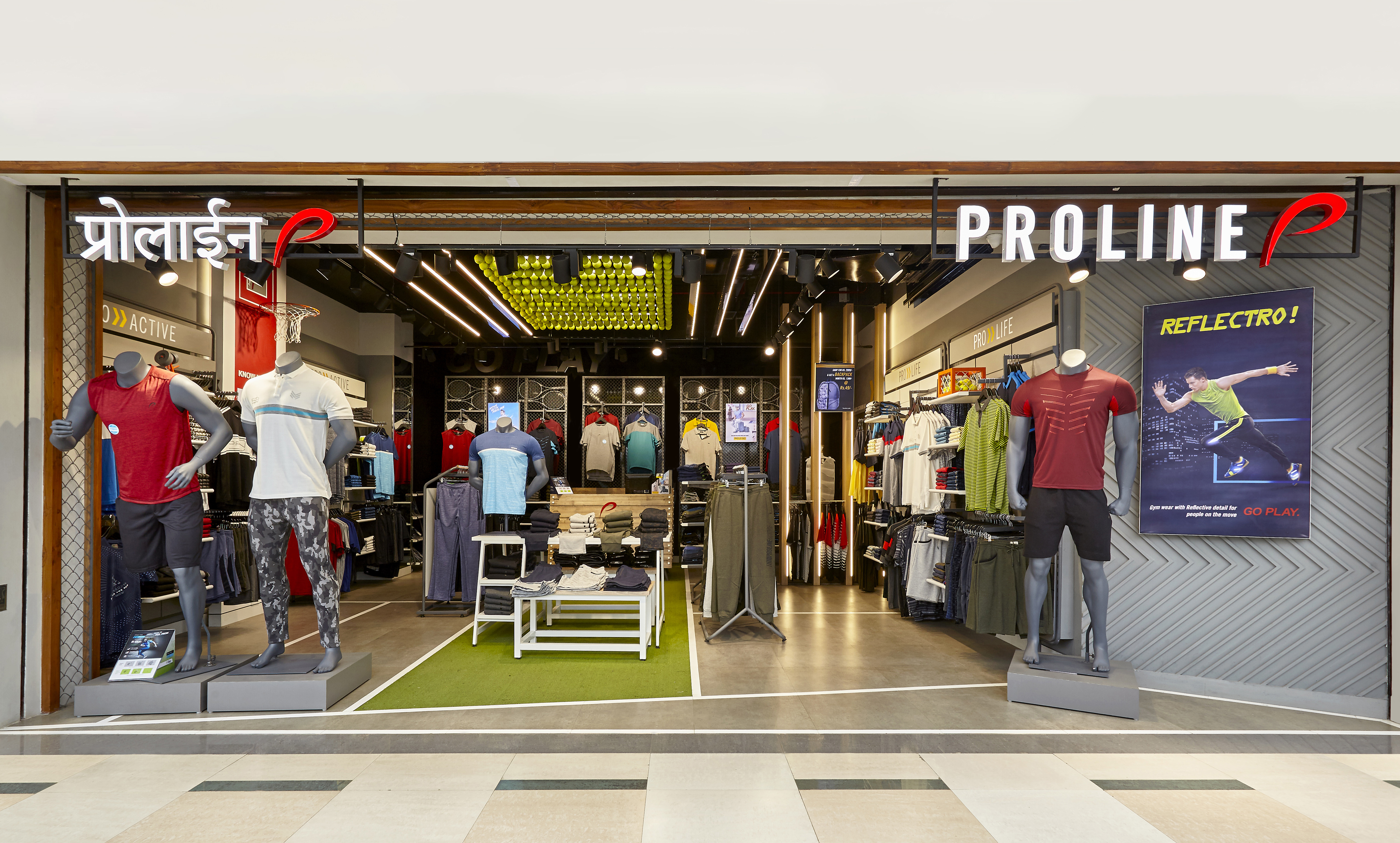 印度 Proline 运动休闲店设计-33