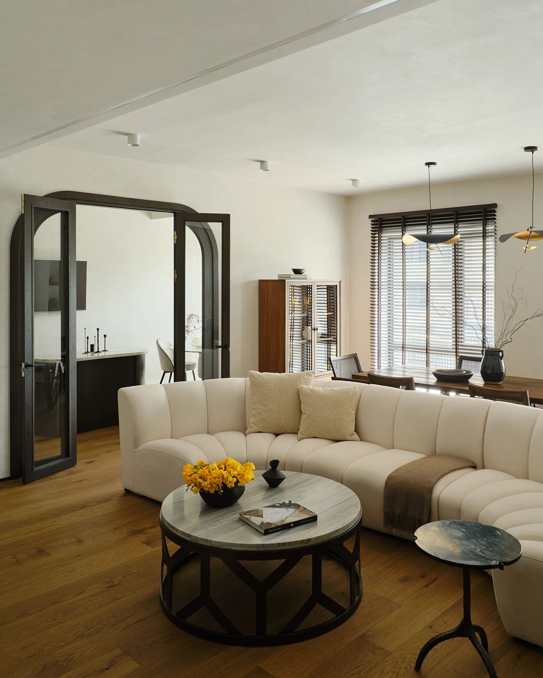 00后的网红小姐姐居然喜欢这样的设计风格-6