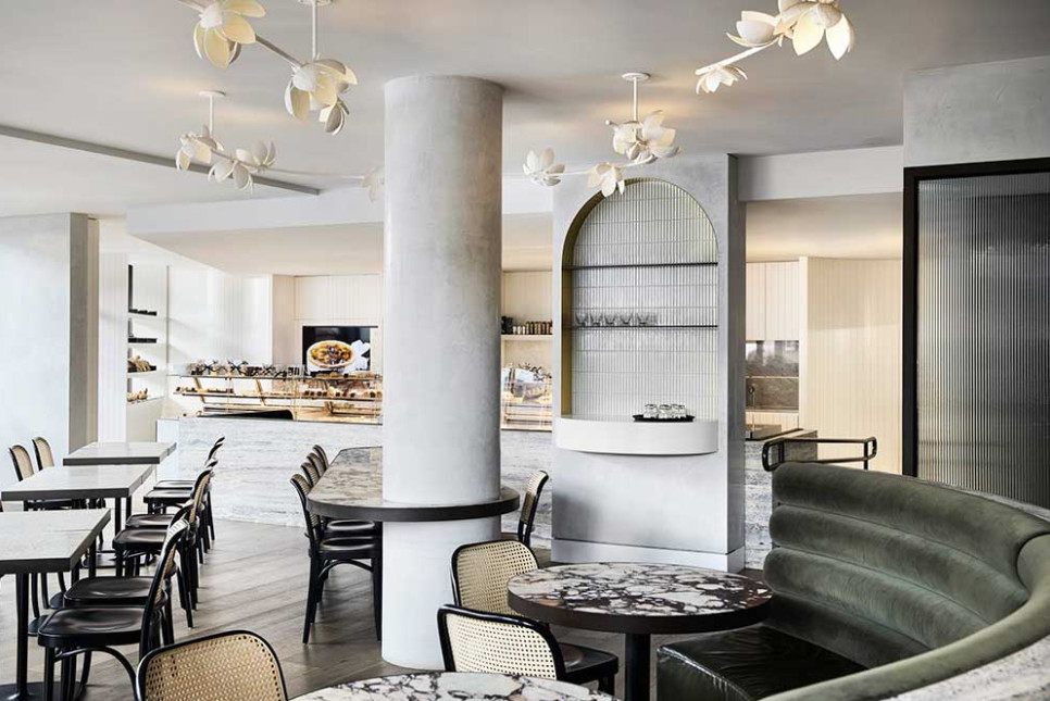 金色的;金黄色的;金的;金制的-65