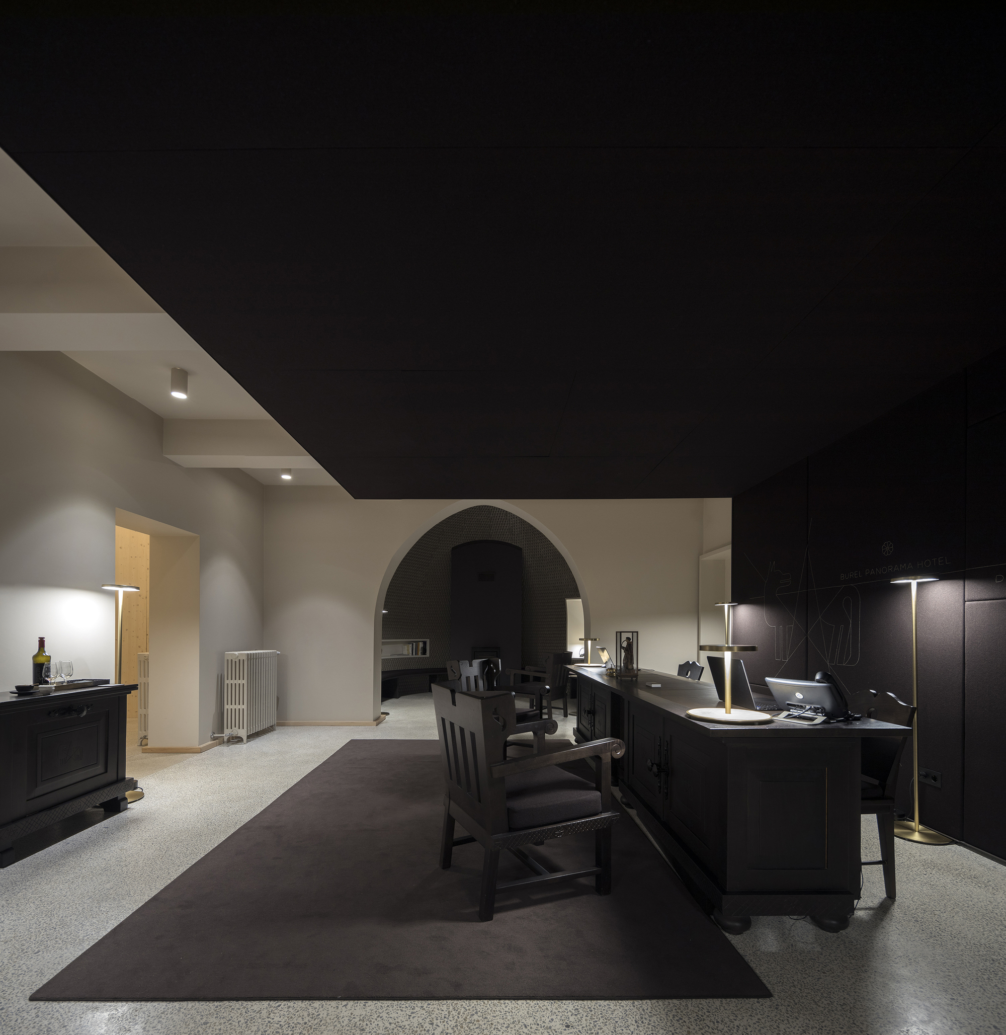 葡萄牙山区酒店融入本土文化,呈现现代与传统之美-20