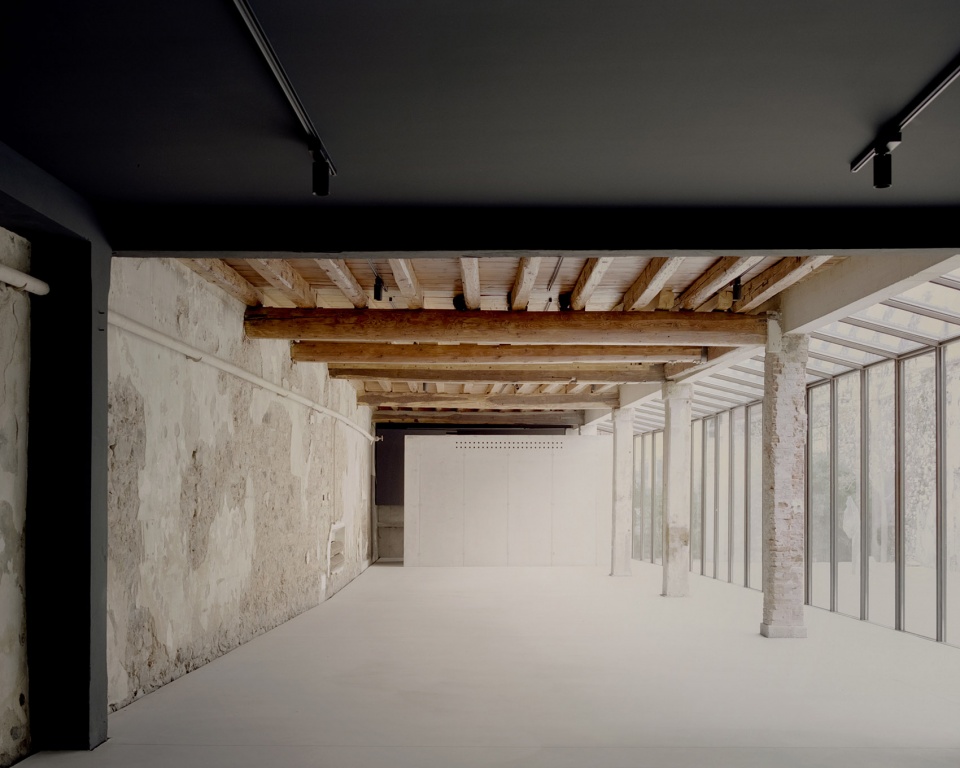 意大利“门槛与宝藏”艺术空间,探索边界与珍宝的完美融合-24