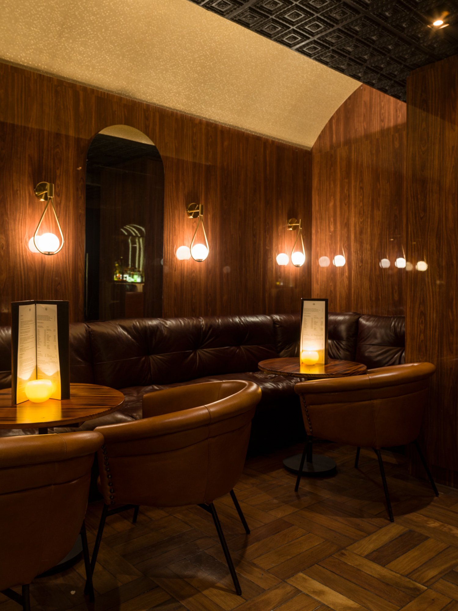 Bar & Club NEXT DOOR & BC-5