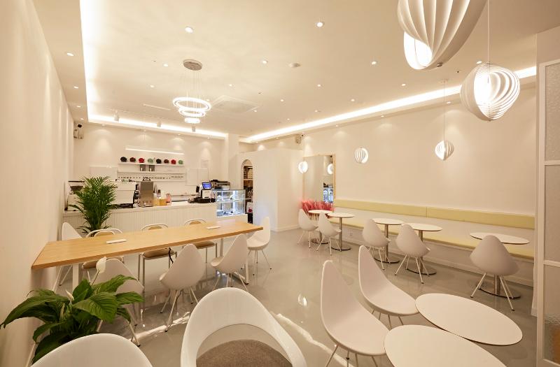 十五平米简约咖啡厅，点睛之笔的色彩设计-3