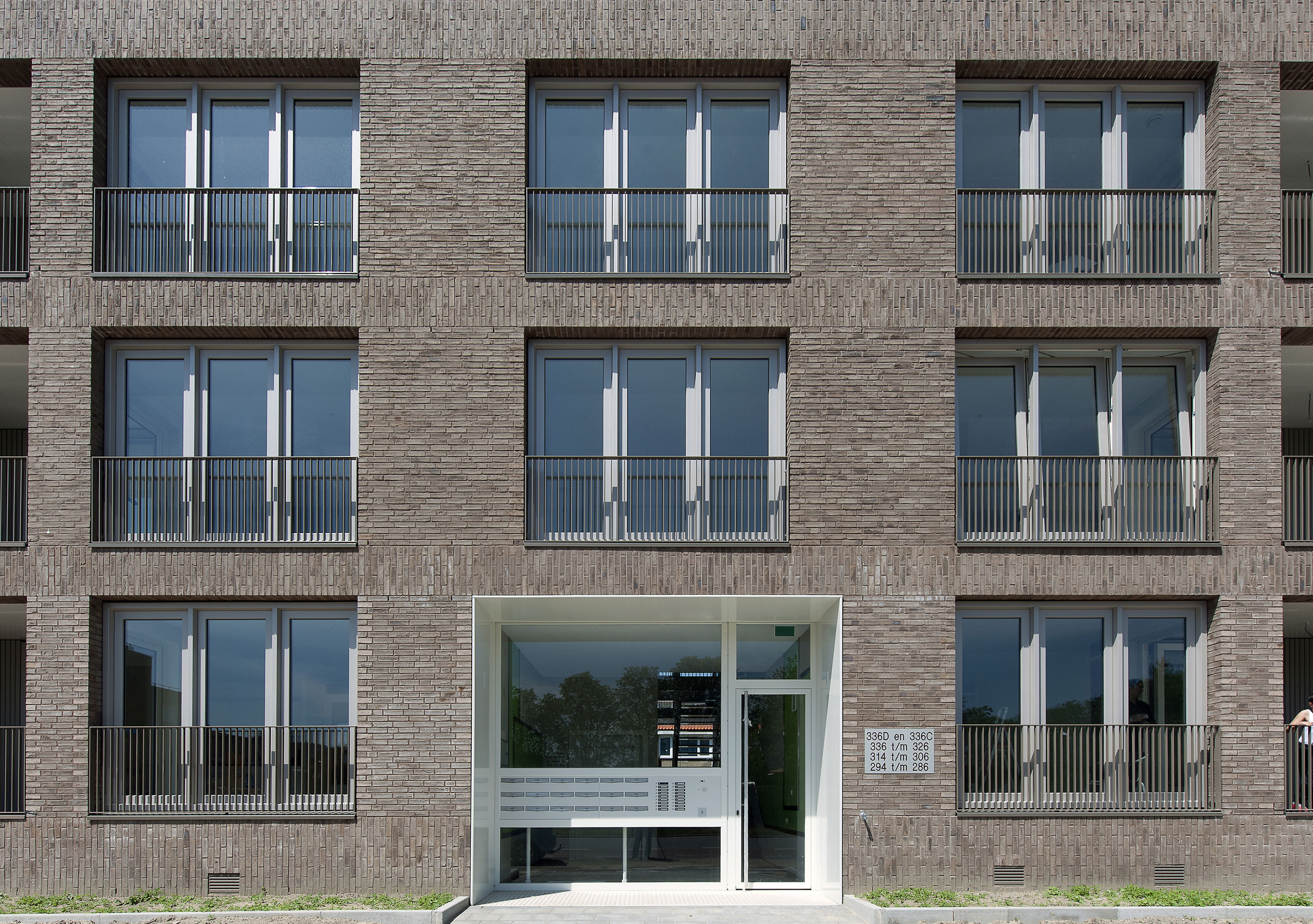 荷兰 Ijmuiden 市的社会住房项目“斯特伦风暴”-16