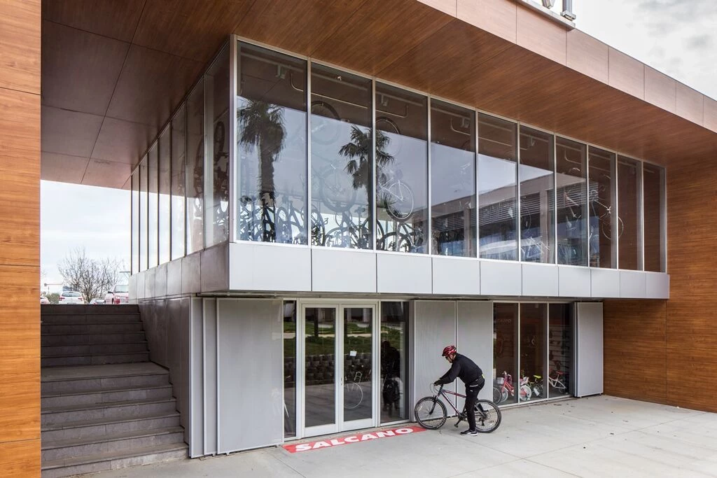 绿色校园规划中的自行车之家-19