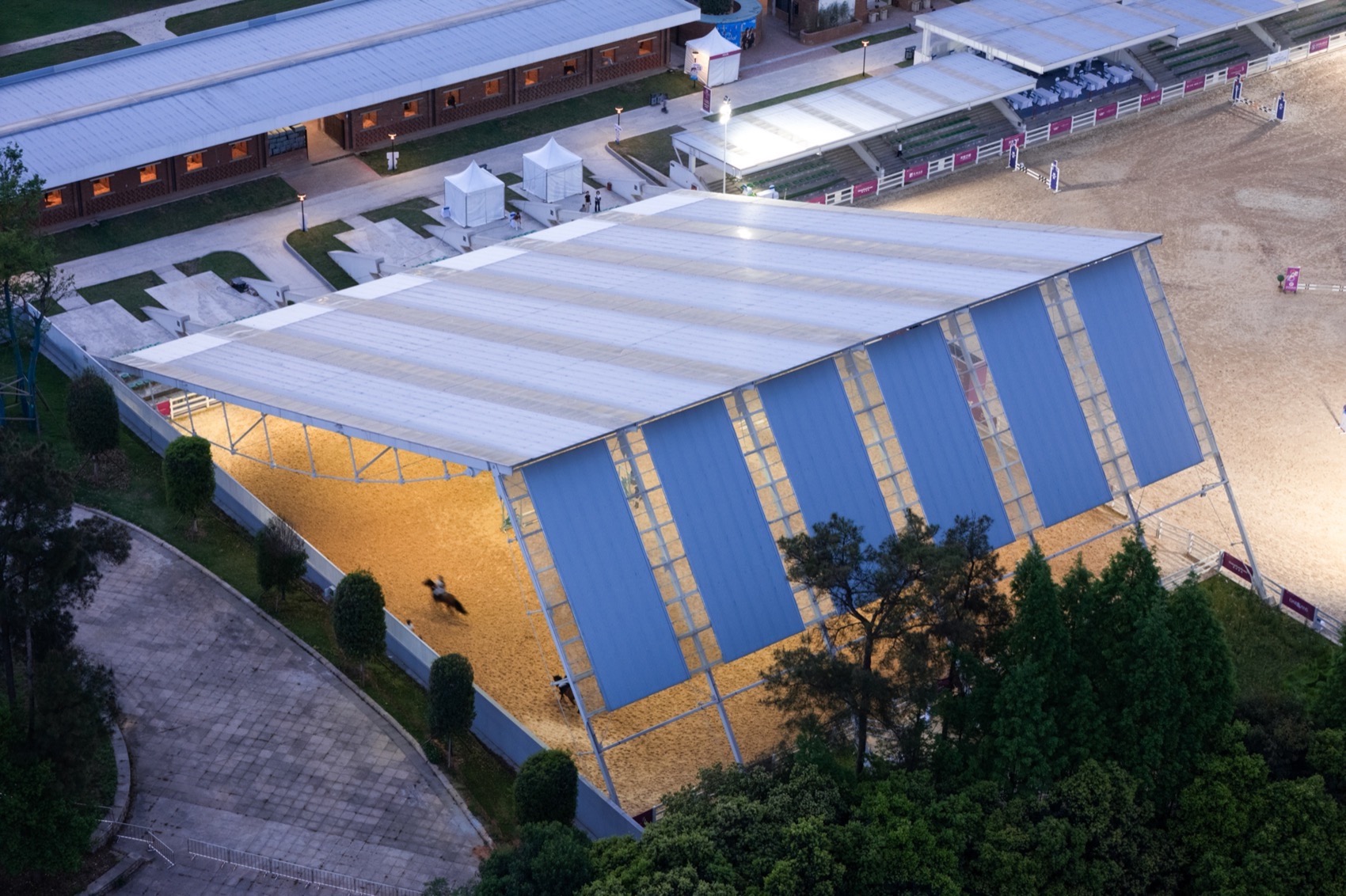 成都国际马术中心丨中国大兴丨四周建筑-51