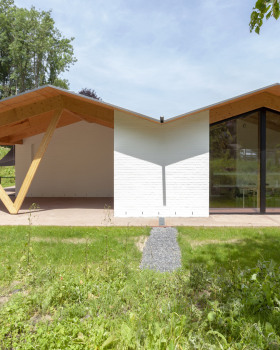 Crèche The Squirrels Kindergarten / Goffart-Polomé Architectes
