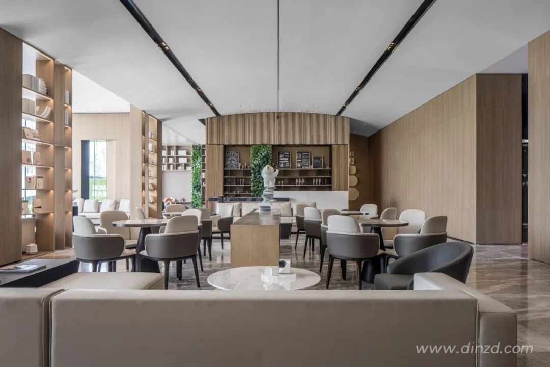 青岛 MOMA 通汇当代阅销售中心 | 现代与线条主义的艺术混搭-26