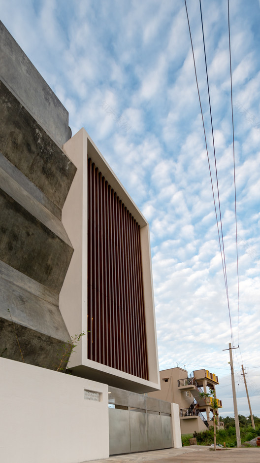 折叠空间的艺术 | 印度传统家庭的现代奢华之家-25