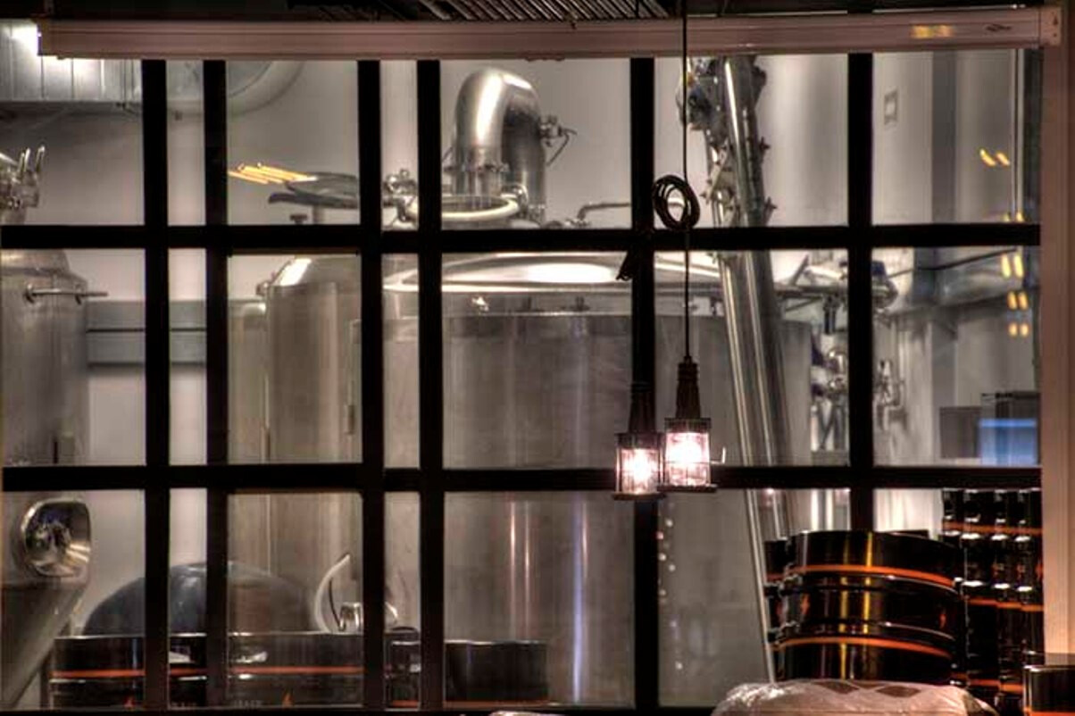 车库啤酒屋——复古工业风的设计魅力-24