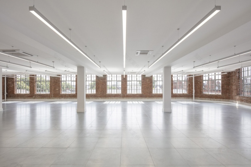 伦敦旧仓库建筑翻新变身开放式办公室-13