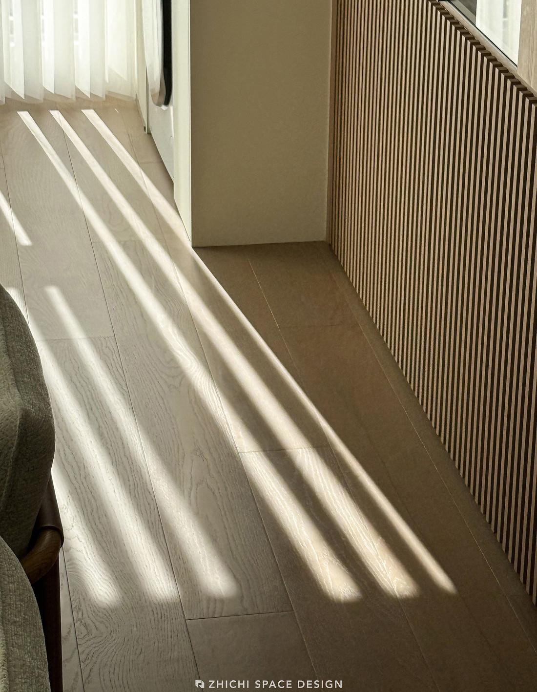 弧线隐去边界，墙体交错间藏起松弛与诗意-18