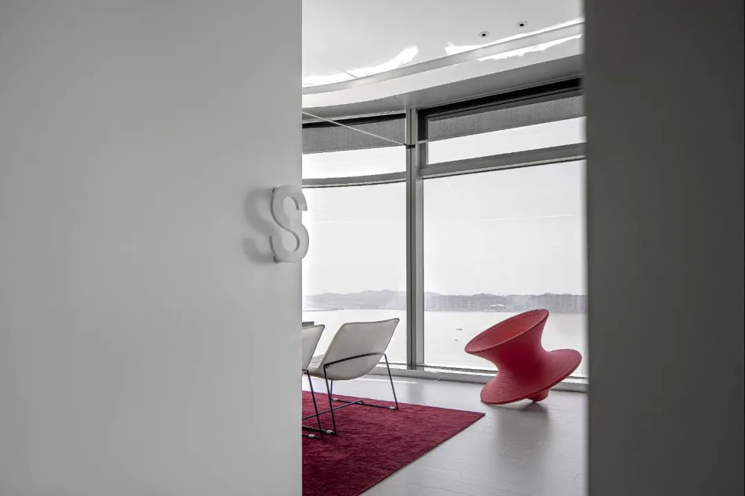 汕头龙光世纪大厦“黑白盒子”丨中国汕头丨HSU许业功设计-21