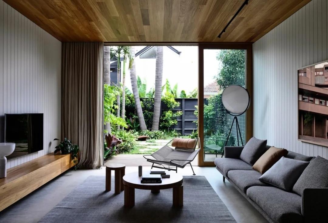 Bek Sheppard--简约现代住宅，用木材打造出温暖舒适的家-10