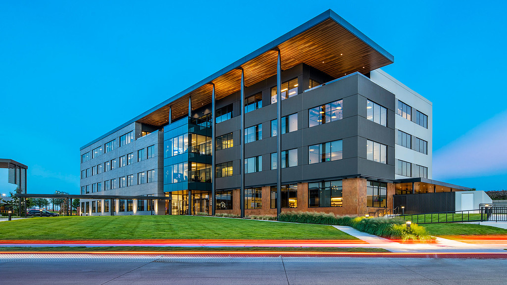 Gensler 设计 SRS Distribution 新总部,融入德州风情-1