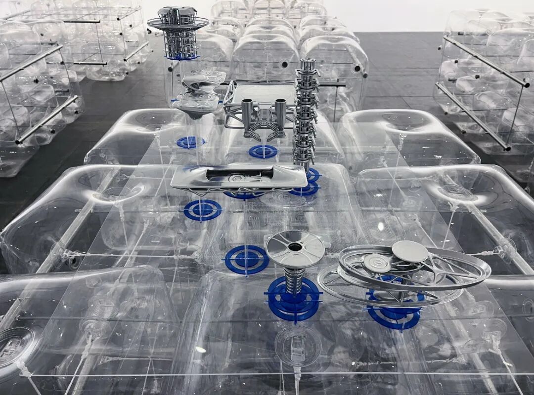 酷哦！广美学弟的惊人工作量！“炫技又不失造型功底”的广美荣誉奖毕设！极具未来感的设计：低空经济重构校园空间结构和未来生活图景！-12