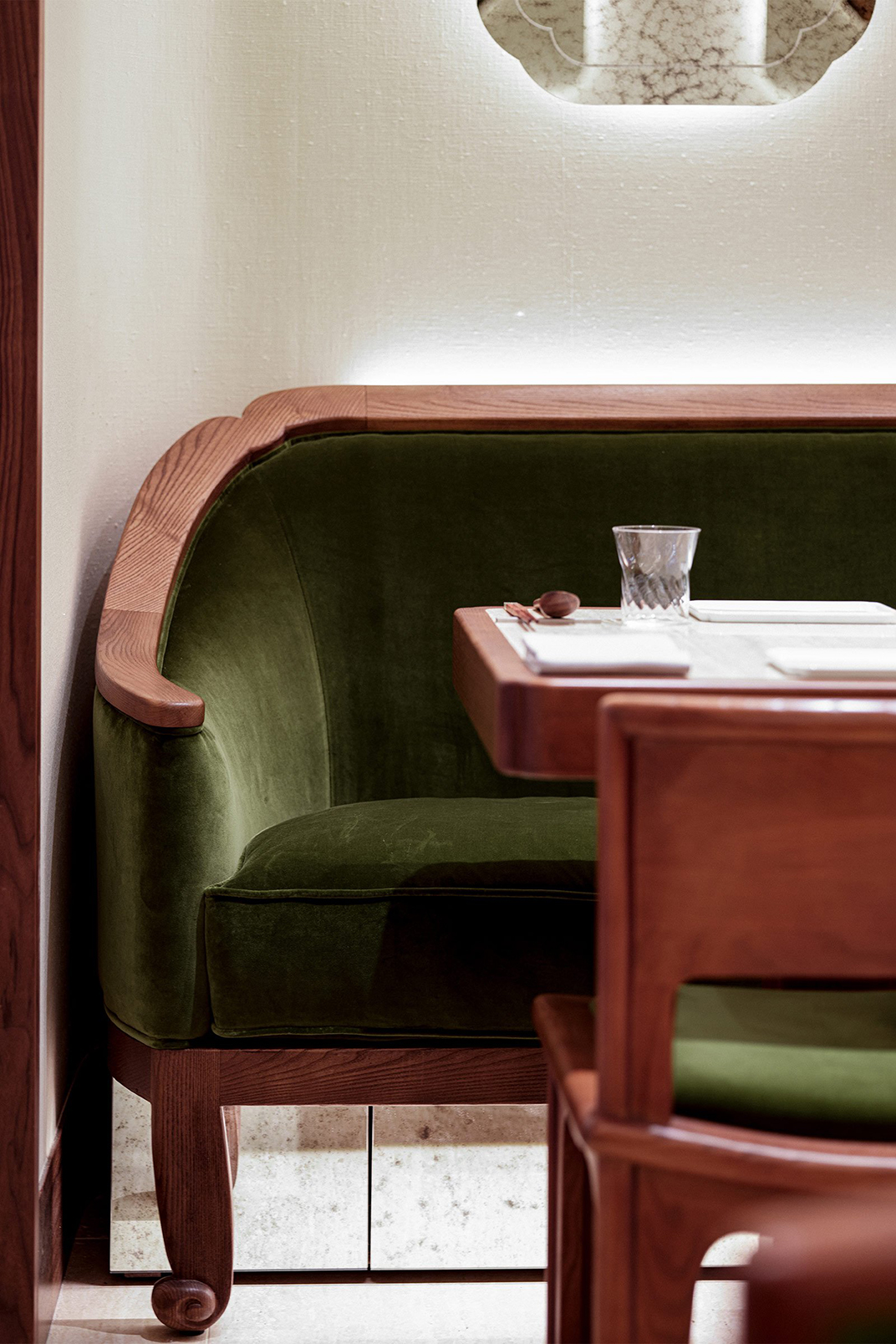 中西元素融合的现代餐厅Mora,香港 | Designed by Dix Design+Architecture - 主题餐厅 - 餐厅LOGO-VI空间设计-全球餐饮研究所-10