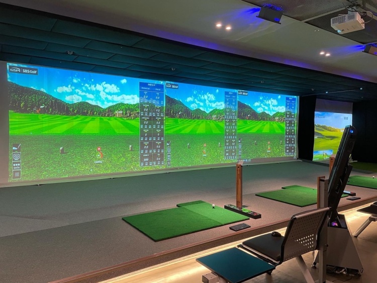 180 度全景高尔夫练习场 | 现代简约的室内设计魅力-8