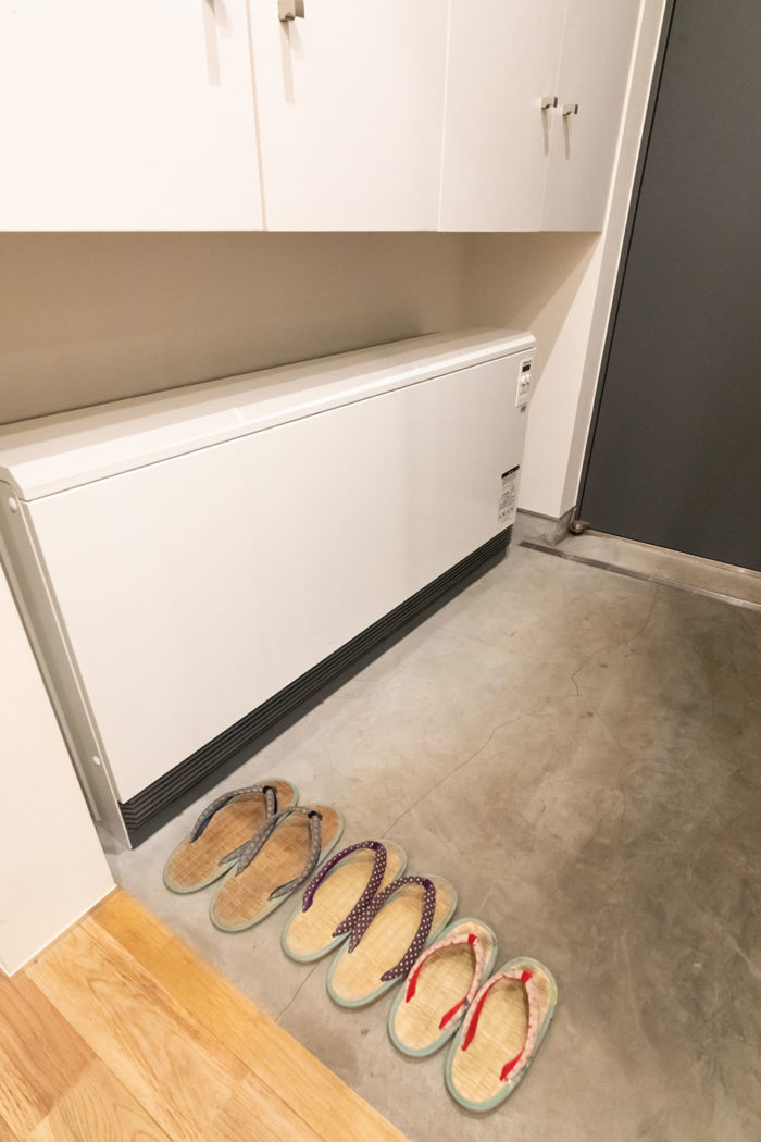 公園の前の狭小住宅内と外を緩やかにつなぐインナーバルコニーのある家 | Architecture | 100%LiFE-6