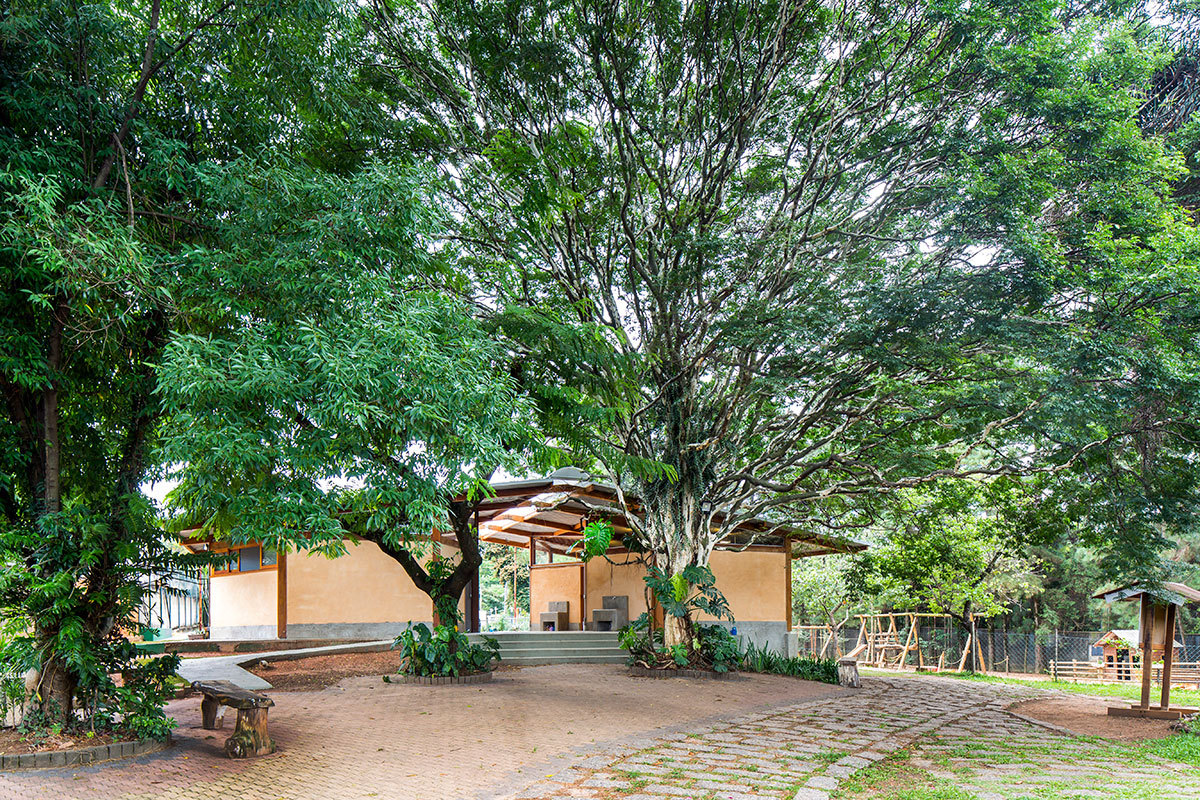 巴西 Ecoara Waldorf School 有机建筑营造温馨学习环境-34