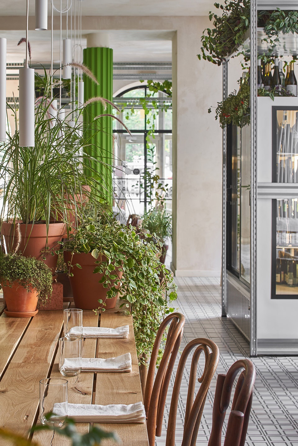 圣彼得堡 ANIMALS 快闪餐厅丨俄罗斯圣彼得堡丨DA bureau-34