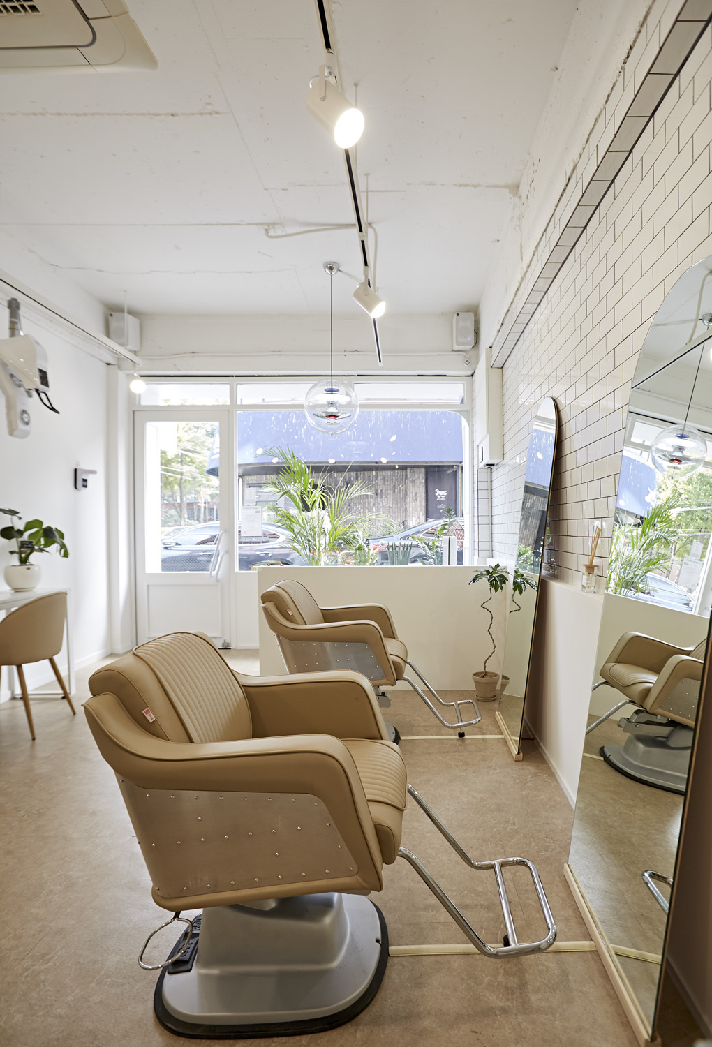 简约白调 12 坪美容室设计-11