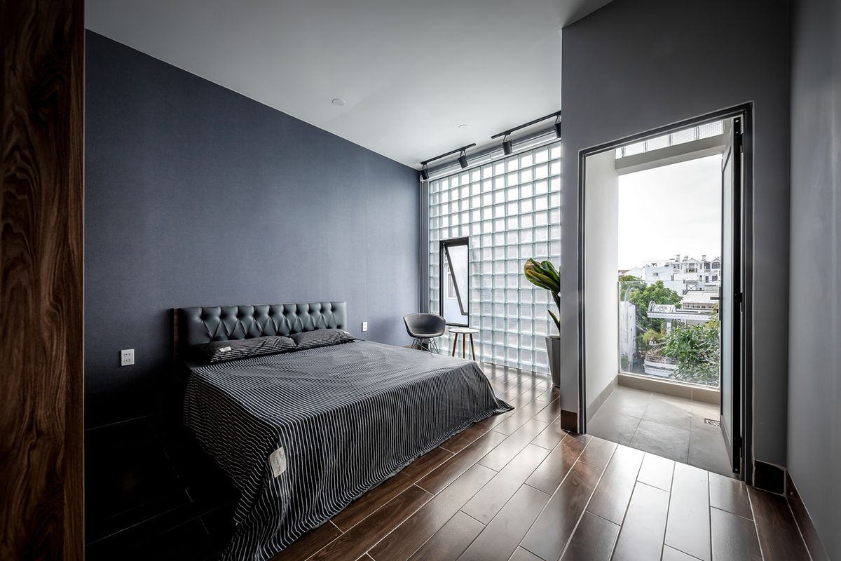 Ngôi nhà phố ấn tượng với mặt tiền bằng gạch kính | ZenVillas Vietnam-25