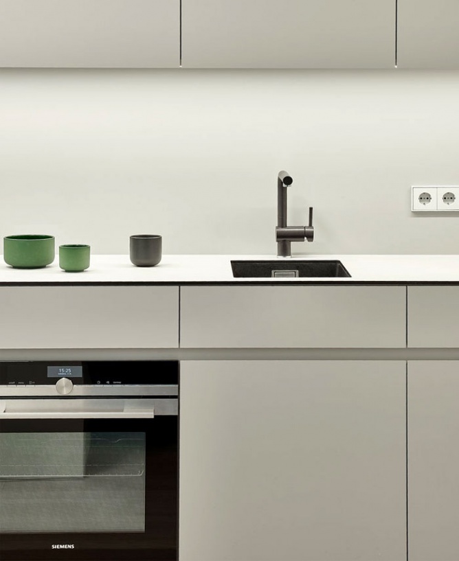 极简主义和鲜明特色的家-7