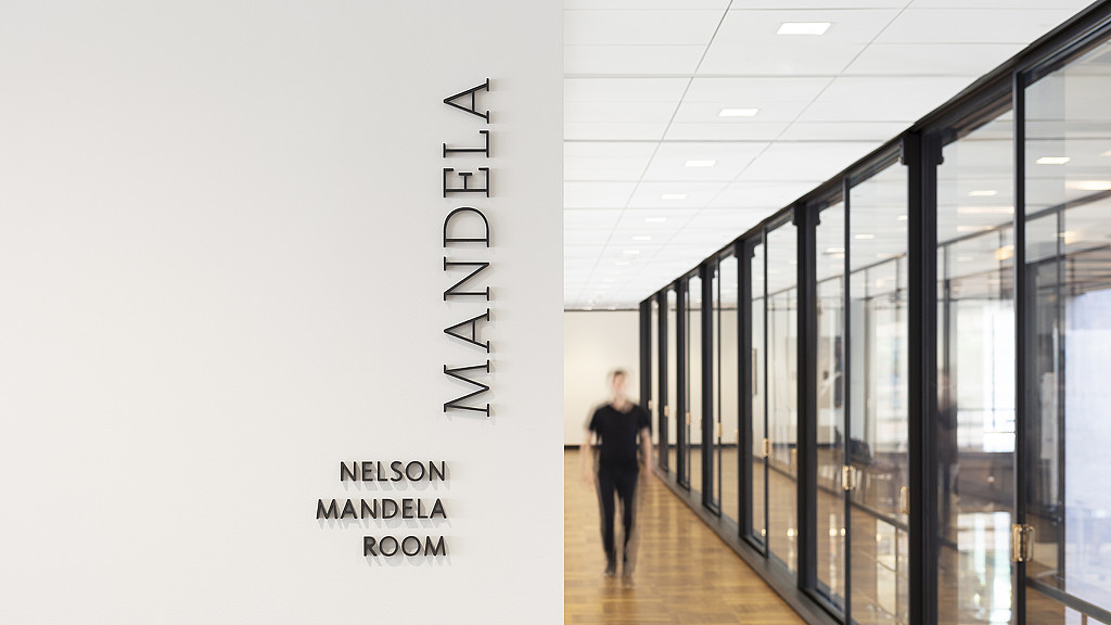 福布斯基金会 | Gensler 打造 60 年代风格的品牌设计-7