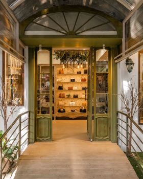 服装店丨印度丨Mindspace Interiors