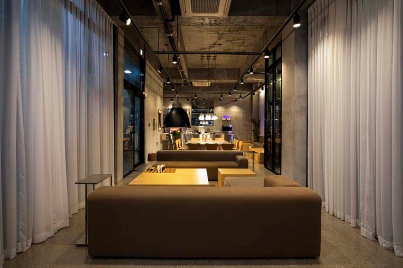 30 平米咖啡馆的极简主义魅力-3