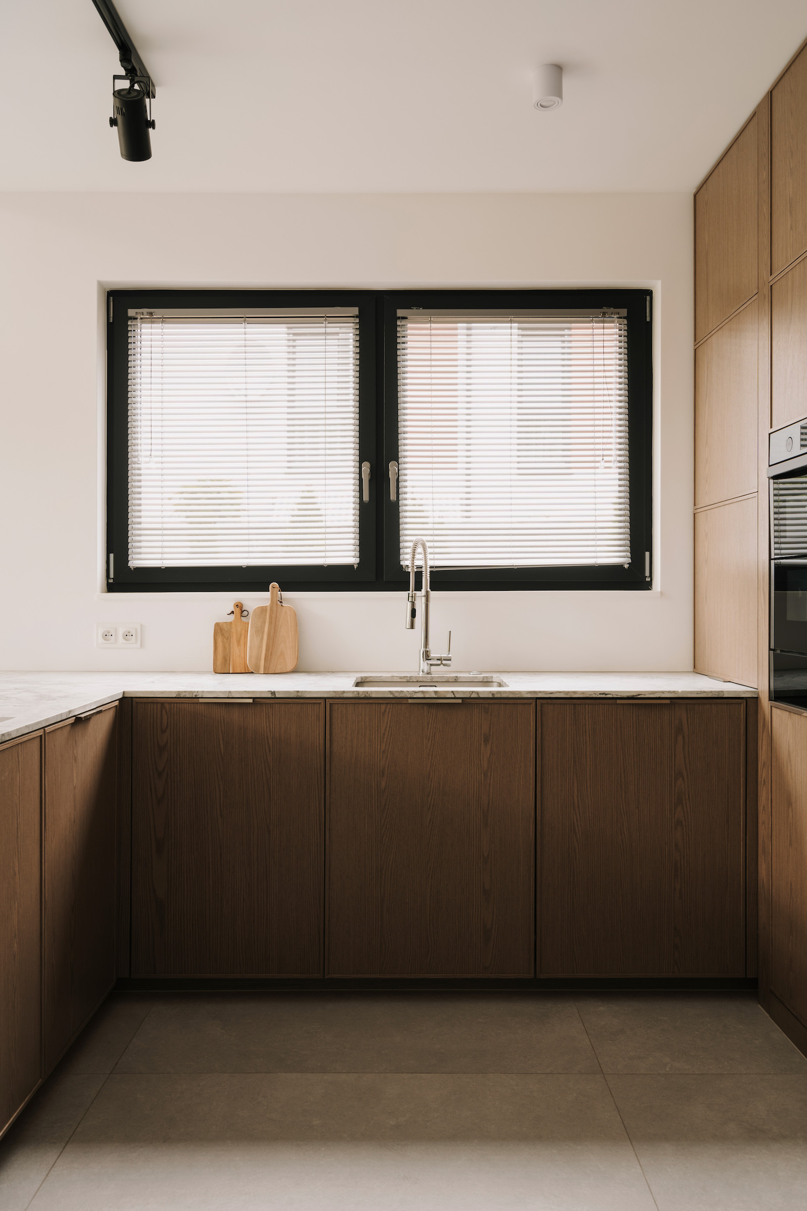 LIPKÓW HOUSE丨森林环绕中的家,一对创意夫妻的疗愈居所丨波兰丨Dawid Konieczny Interiors-15