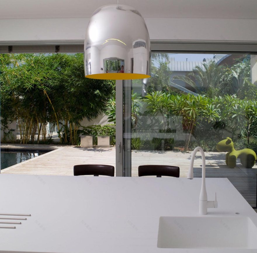 以色列拉马特哈沙龙区的半透明住宅设计-13