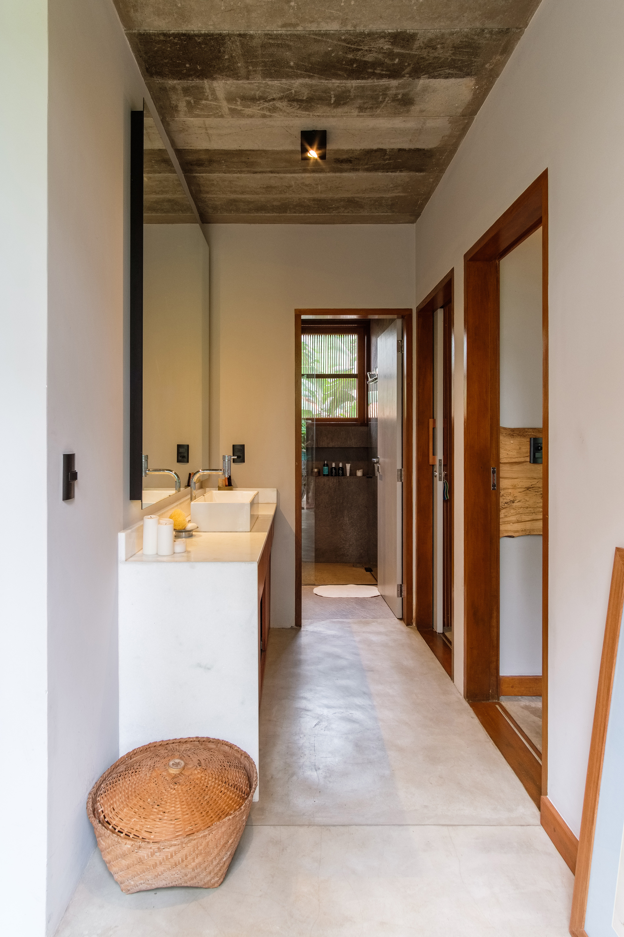 巴西绿意盎然的海岸线上的生态家园-28