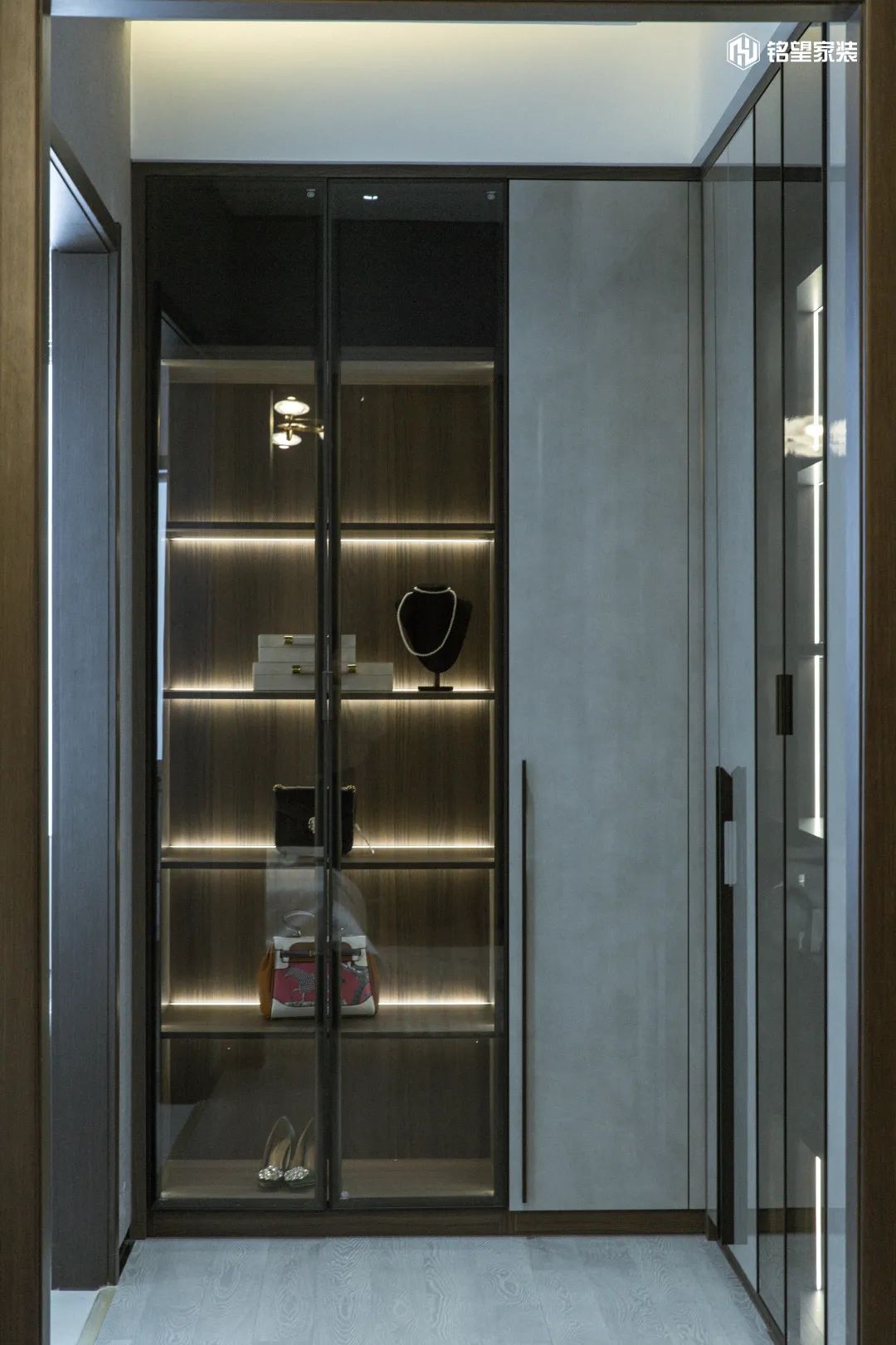 铭望装饰意式简约风格样板间丨中国南京丨南京铭望家装-23