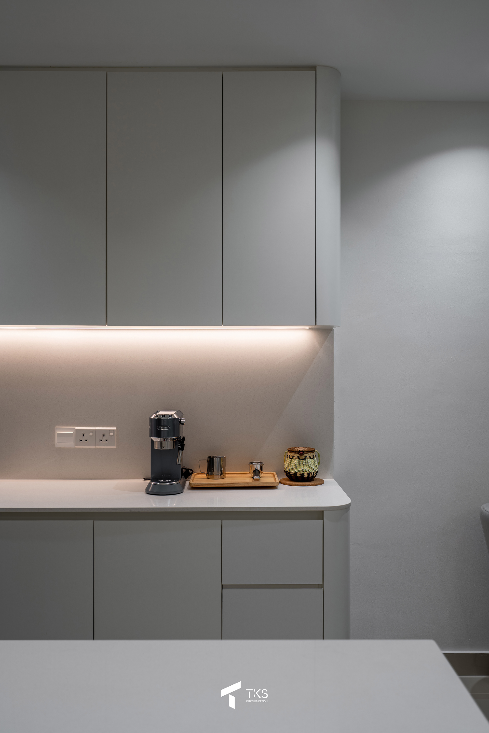 "Streamlined Contemporary French Design" @ EAST PARC-28