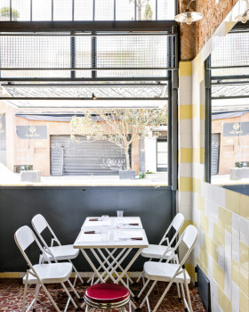 巴西 Vila Madalena 传统与现代融合的酒吧设计丨Tadu Arquitetura