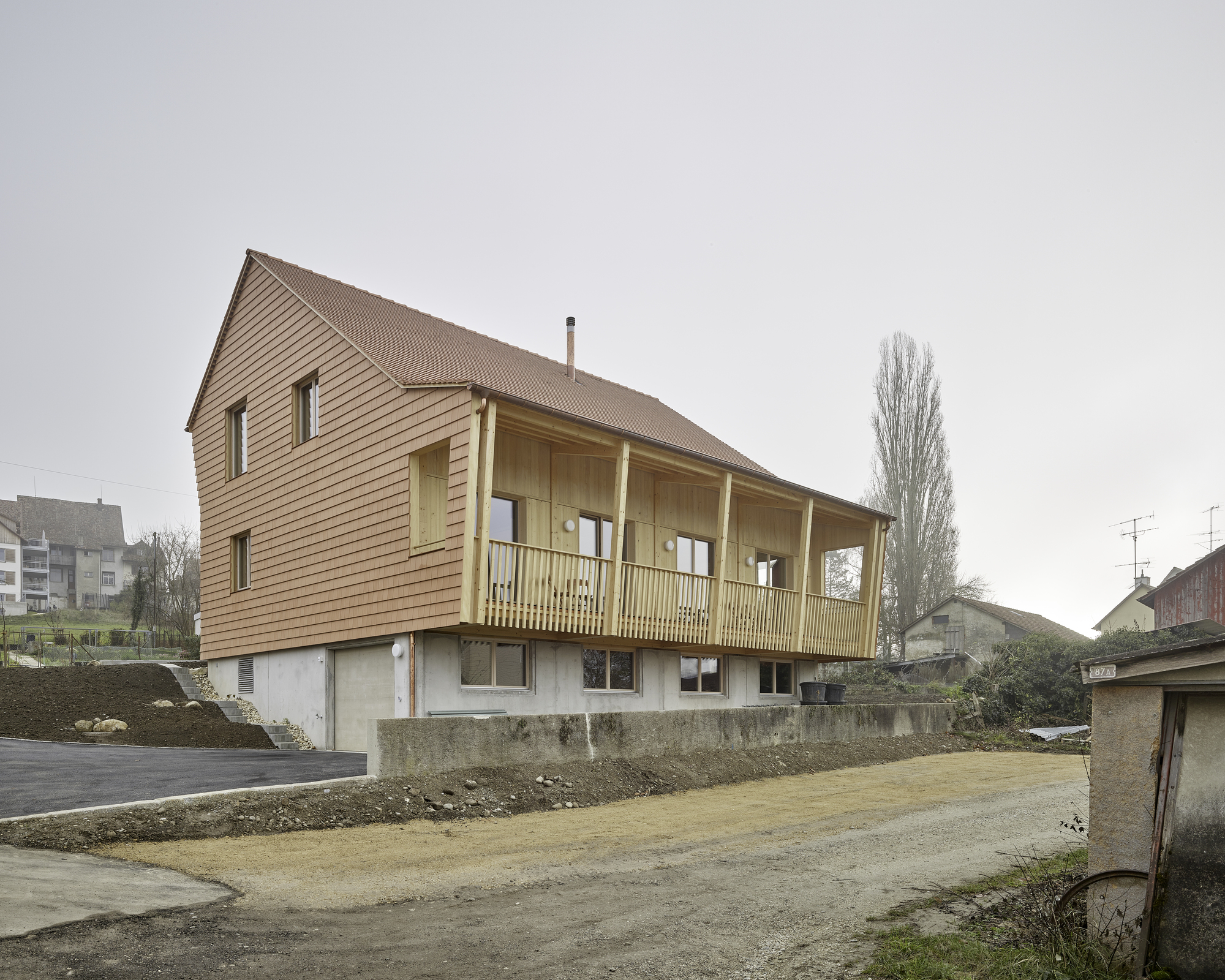 Schärrer House 自然材料打造的瑞士乡村家园-11