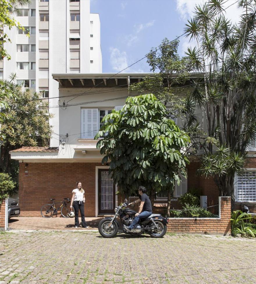 圣保罗 Casa da Vila | Hus Arquitetos 的现代自然住宅设计-1