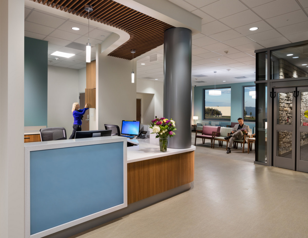 UCHealth 朗斯峰医院丨美国科罗拉多丨EYP Architecture & Engineering-11