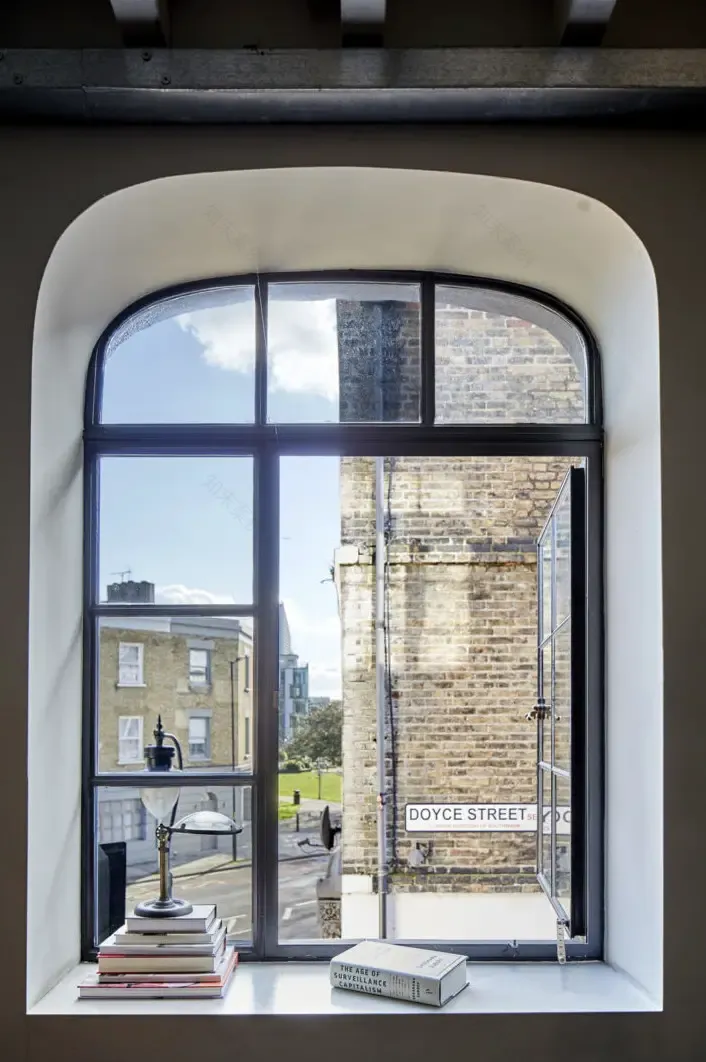 伦敦桥附近 Celoft 工业风 Loft 屋顶花园设计-11