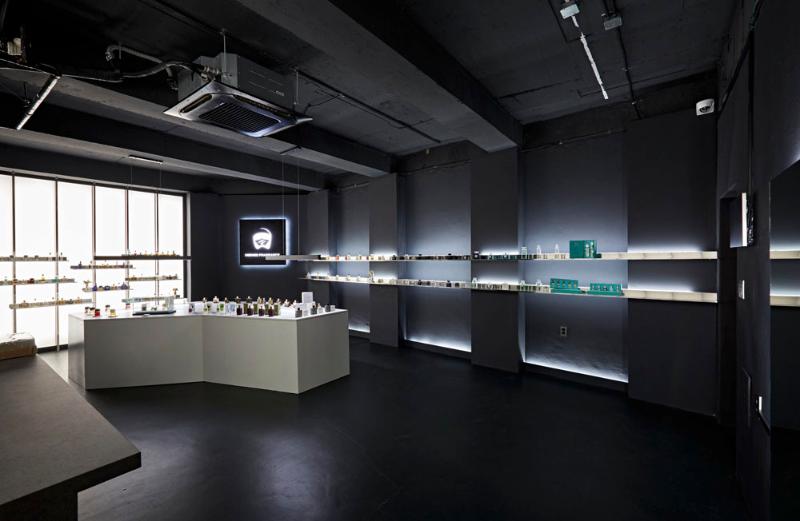 现代简约 30 平香水展示空间设计-3