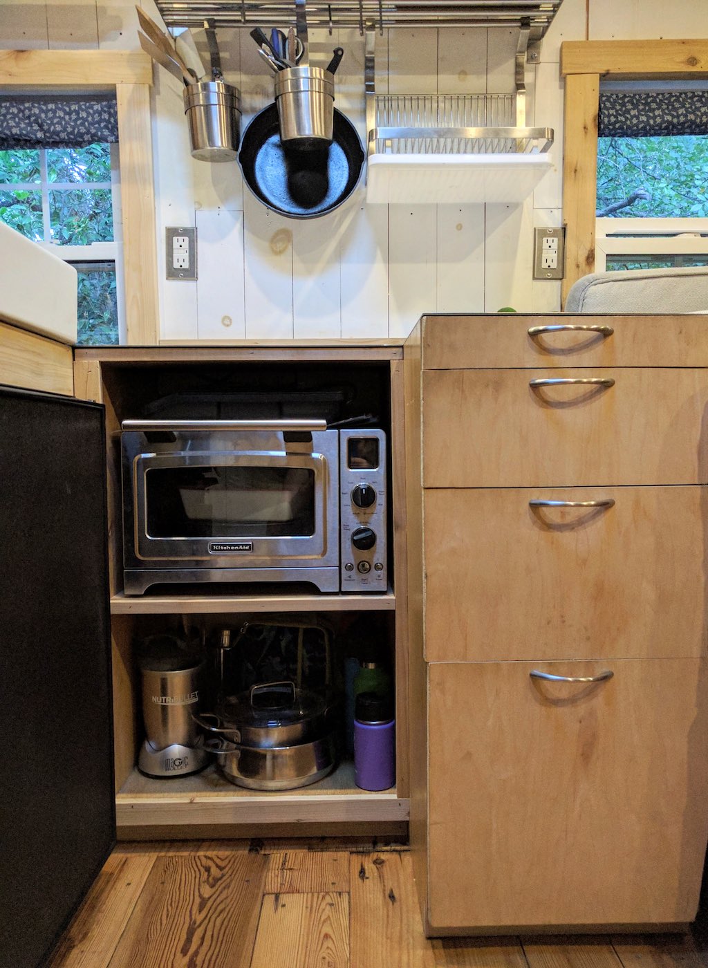 Thomas Tiny Bus House – Tiny House Swoon-8