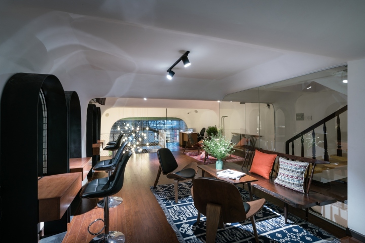 越南胡志明市婚庆大楼·曲线立面与室内星空设计-43