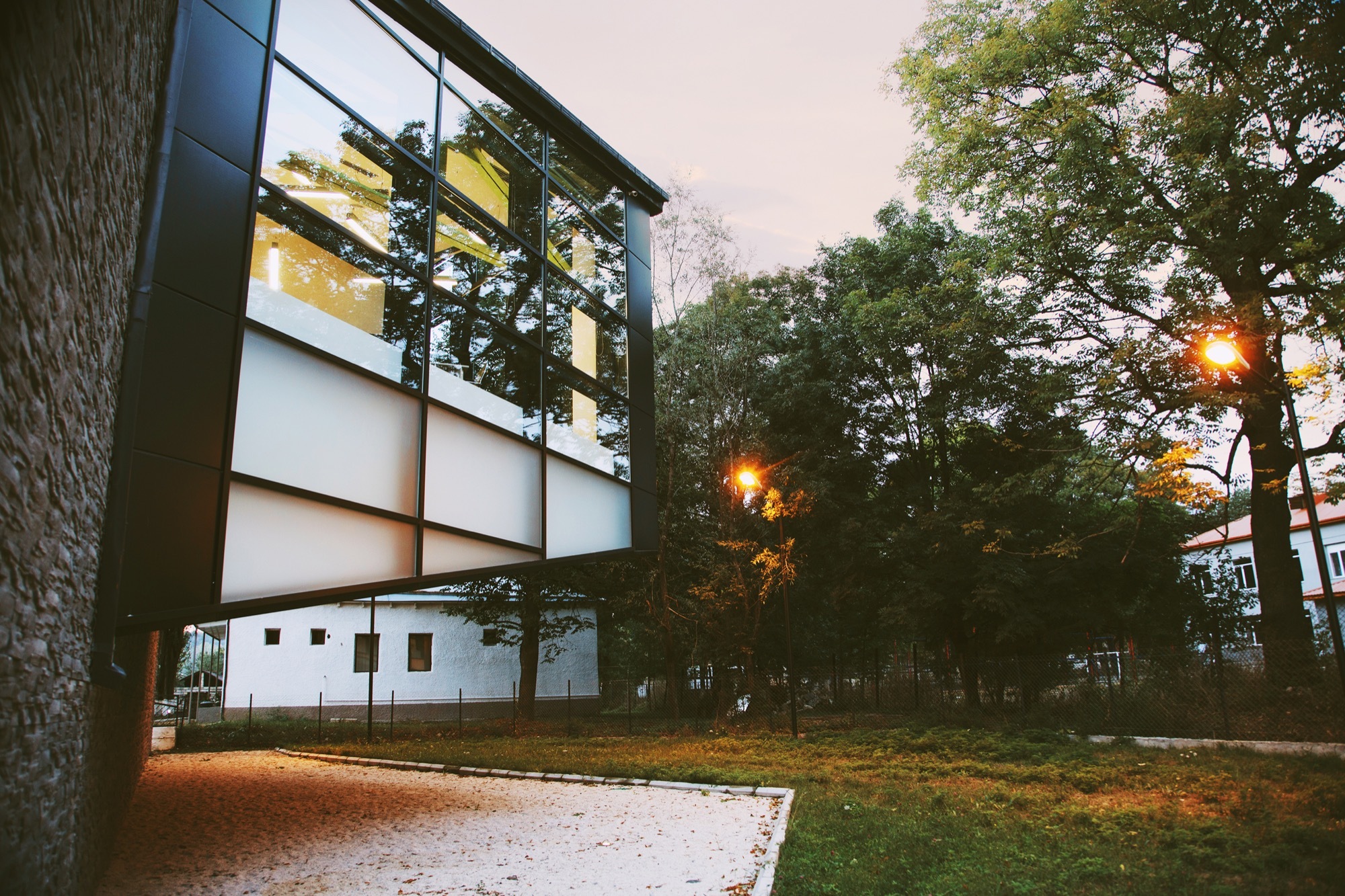 山林间的公共服务中心-1