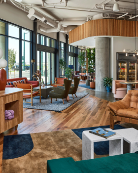 里诺猫鹊餐厅(注:如果Catbird是特定事物名称,RiNo 是 River North 的缩写,常指一些城市的特定区域,这里假设 Catbird 是餐厅名,RiNo 指里诺区,可根据实际情况调整) 丨美国丹佛丨OMFGCO