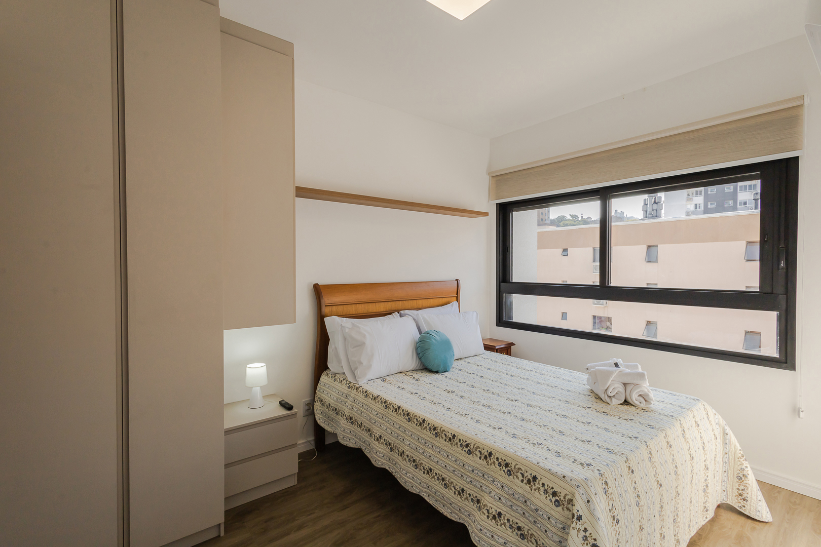 Modern Airbnb Apartment-12
