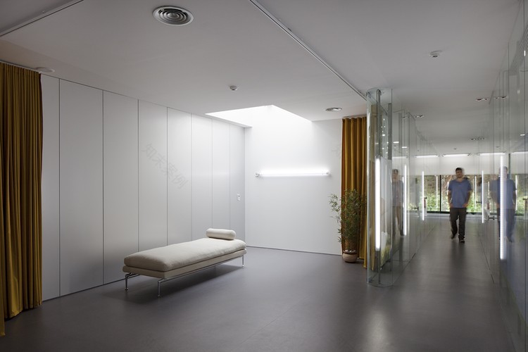 葡萄牙牙科诊所设计 | 个性化的医疗环境-2